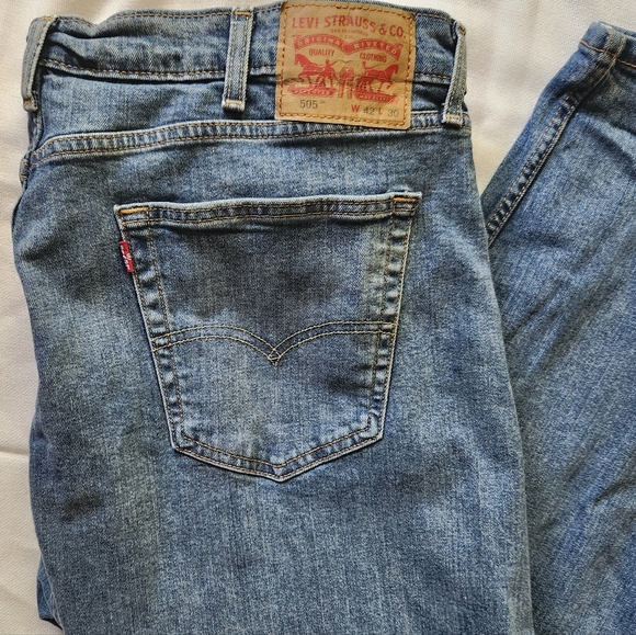 Levi 505 Medium Wash Jeans Sz 42x30 - Picture 2 of 6